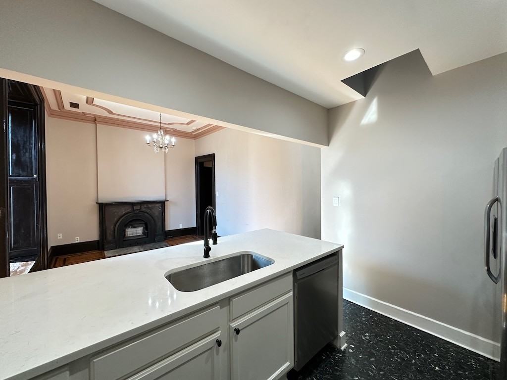 238 S Ashland Ave #TH2 - Photo 6 of 21