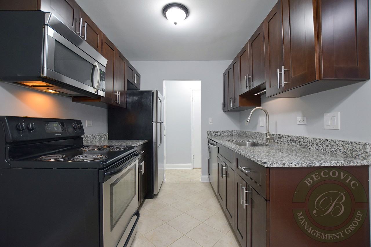 The Ridge Court - Photo 4 of 17