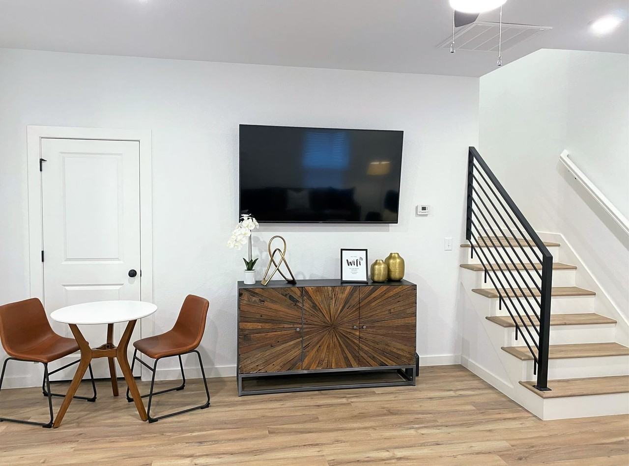 117 N School Ave #4 - Photo 5 of 16