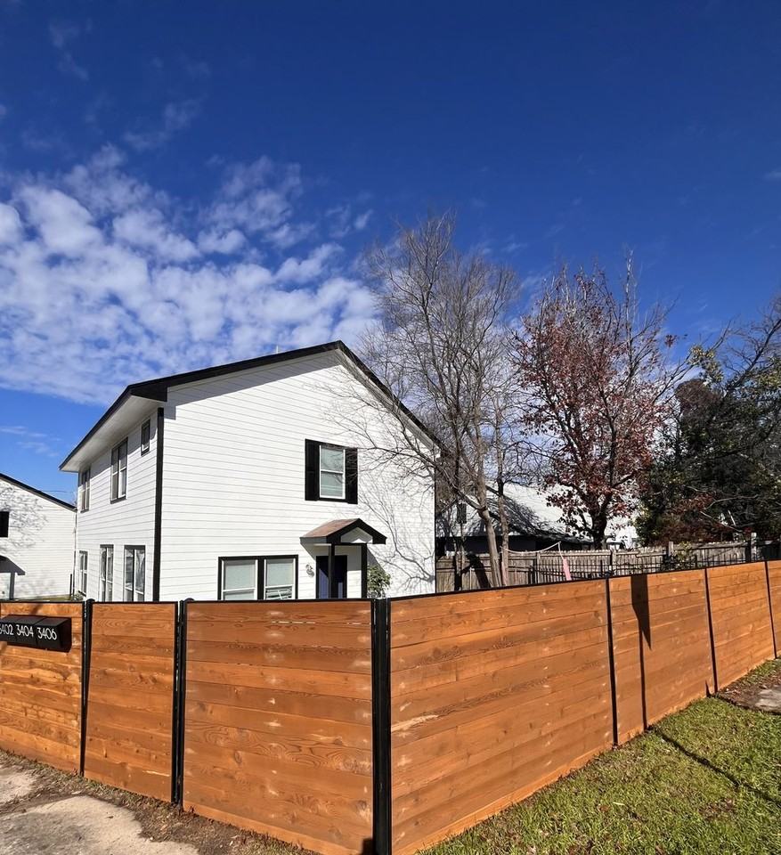 3406 Red River St - Photo 2 of 9