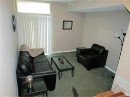 featured image of 711 W Elm St