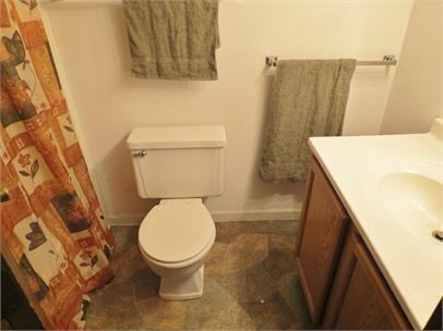 711 W Elm St - Photo 4 of 50