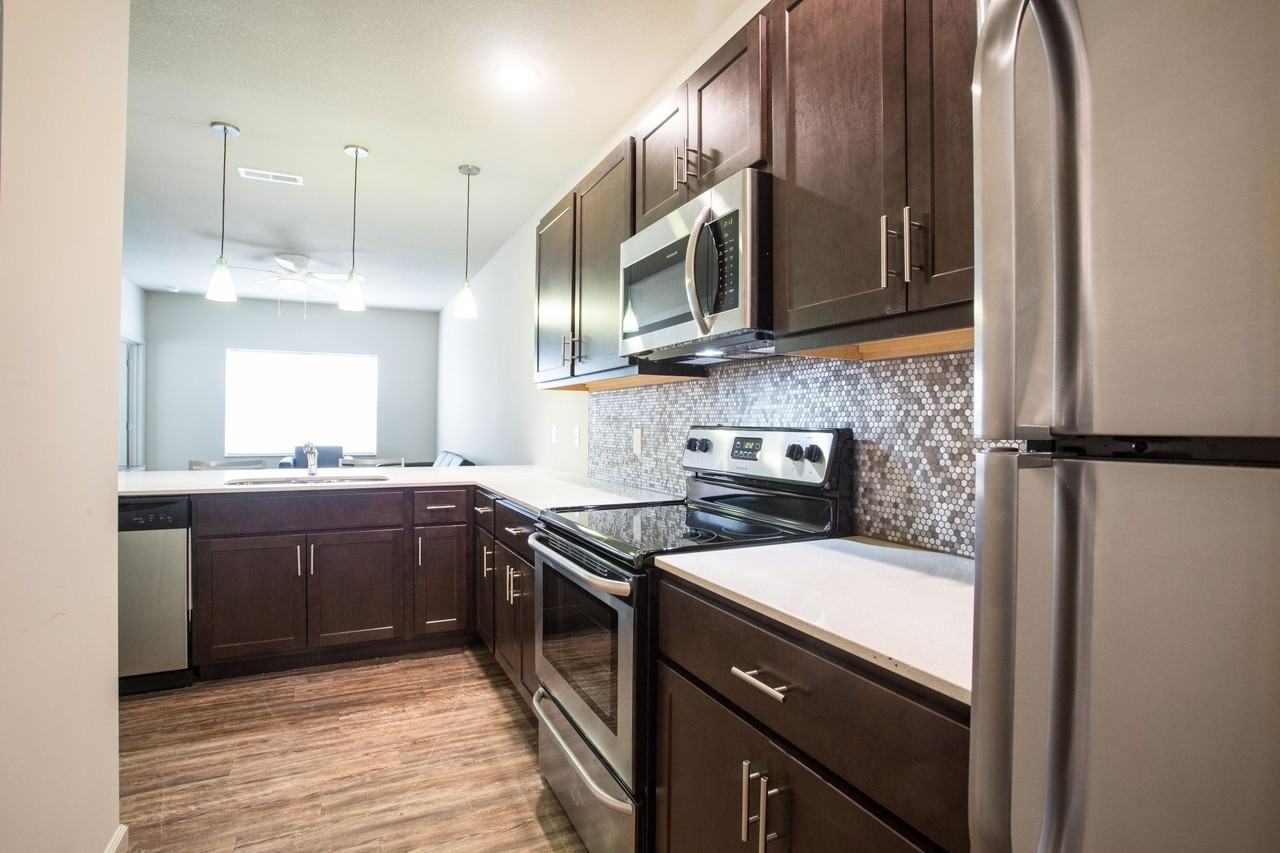 108 E Daniel St - Photo 2 of 16