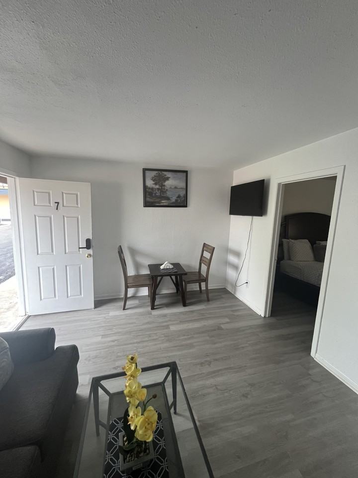 605 Atkinson Avenue - Photo 3 of 7