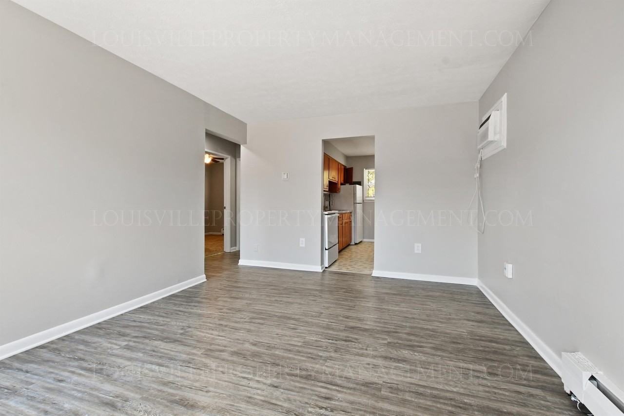 4704 Southern Parkway - Photo 3 of 32