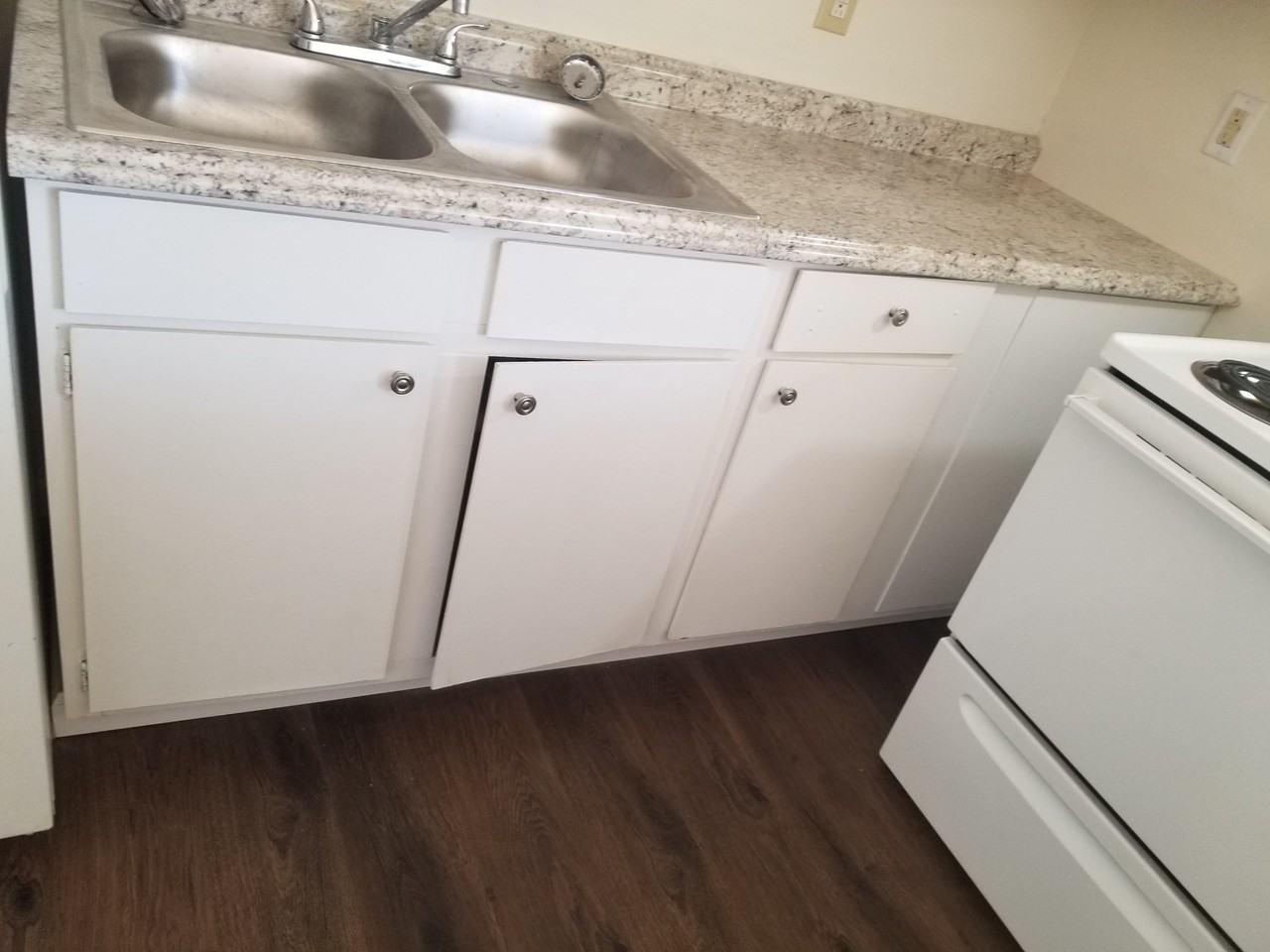 182 East Market Street - Photo 2 of 19