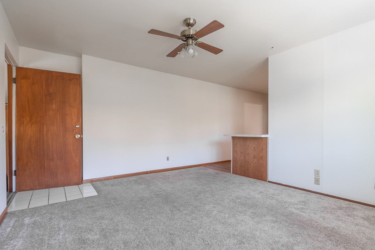 1705 Camus Lane - Photo 2 of 50