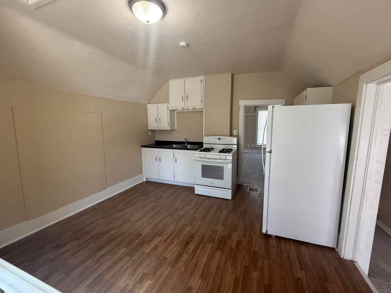 331 West 2nd Street UP - Photo 3 of 15