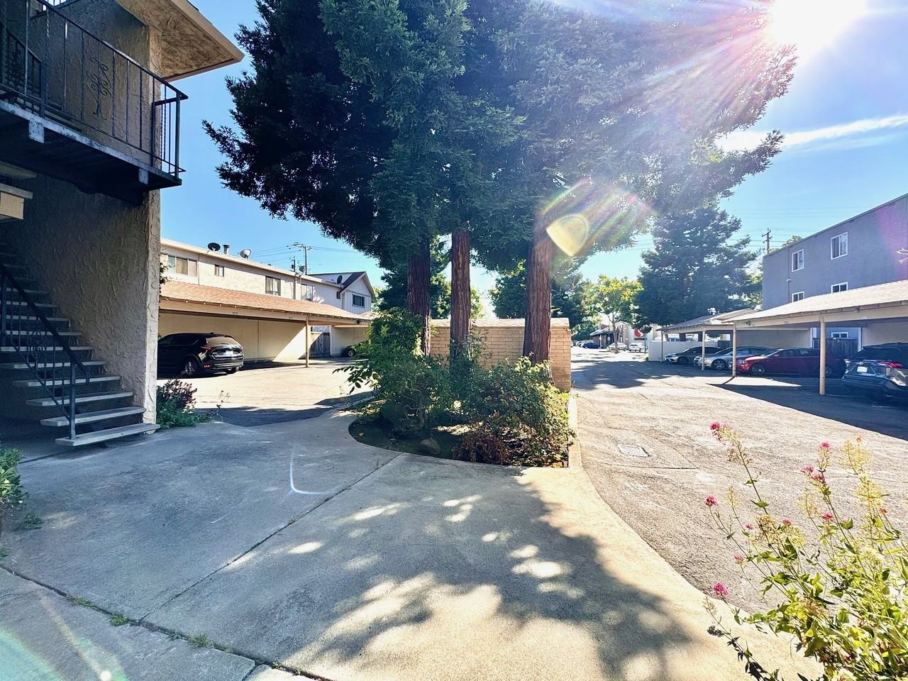 554 Bancroft Avenue - Photo 2 of 20