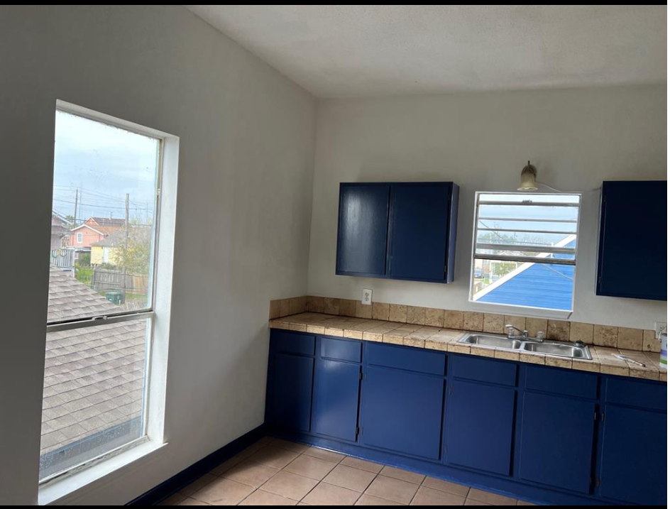 Avenue M - Photo 5 of 19