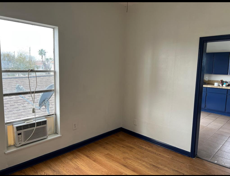 Avenue M - Photo 6 of 19