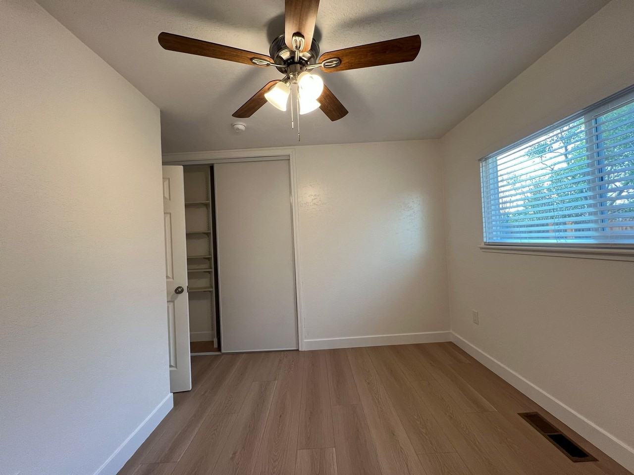 208 Fargo Way - Photo 7 of 14