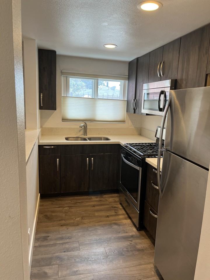 8611 South 5th Avenue - Photo 3 of 5