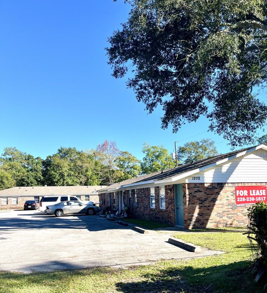 1202 Belair Street - Photo 2 of 14