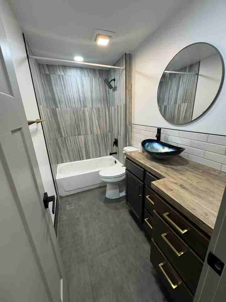 534 Lee Street - Photo 3 of 13