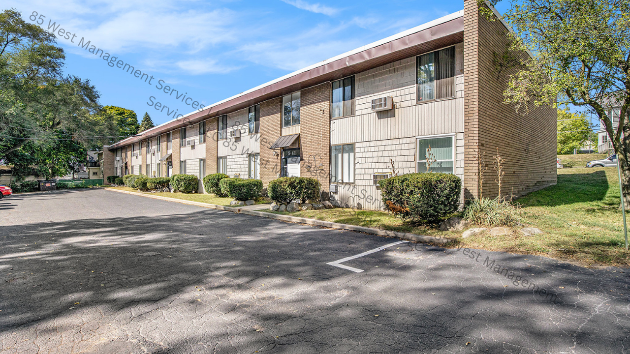 120 Leonard Street Northeast - Photo 2 of 15