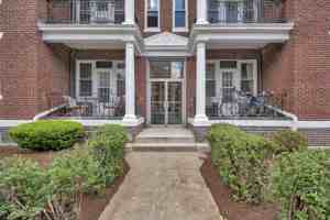 featured image of 328 Summit Ave #101
