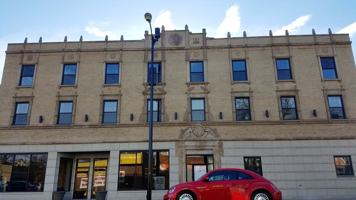 featured image of 1409 W Diversey Pkwy #108