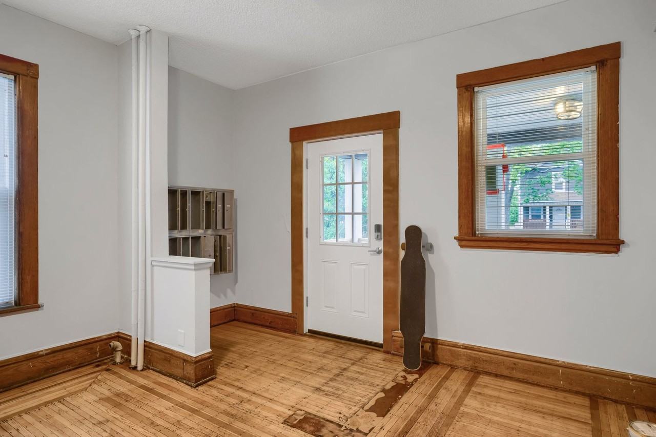 1316 7th St Se - Photo 5 of 50