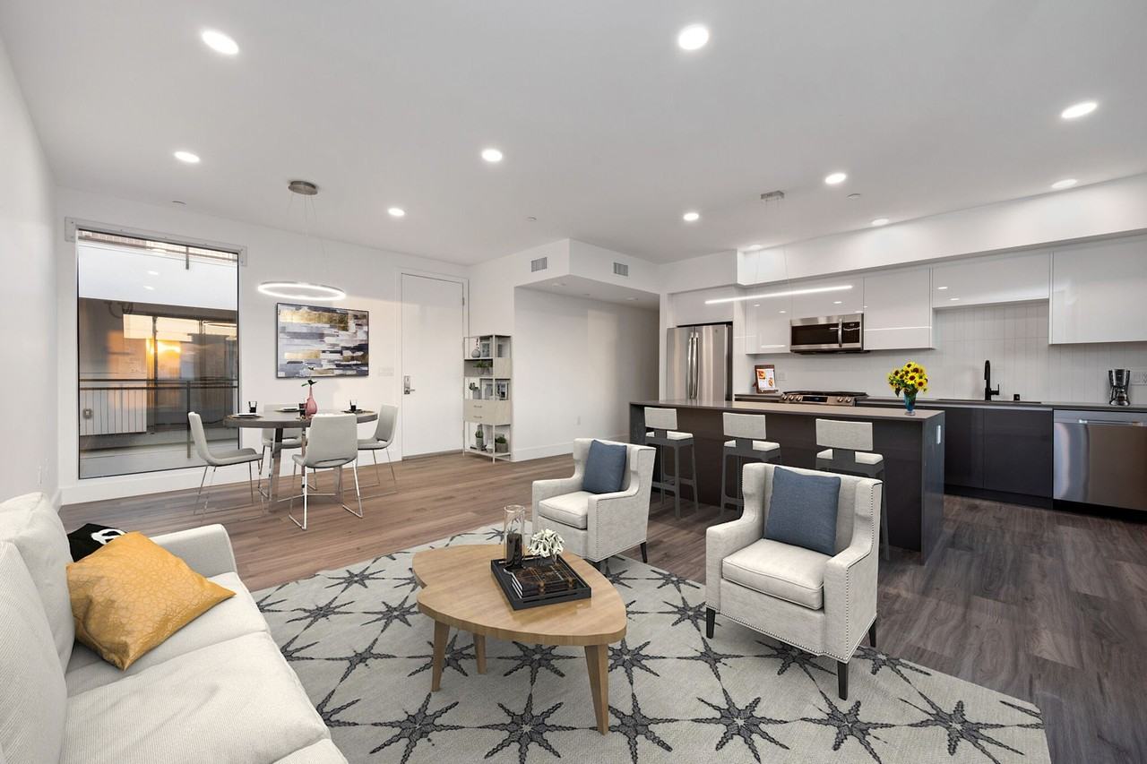 Hartsook House - Photo 3 of 21