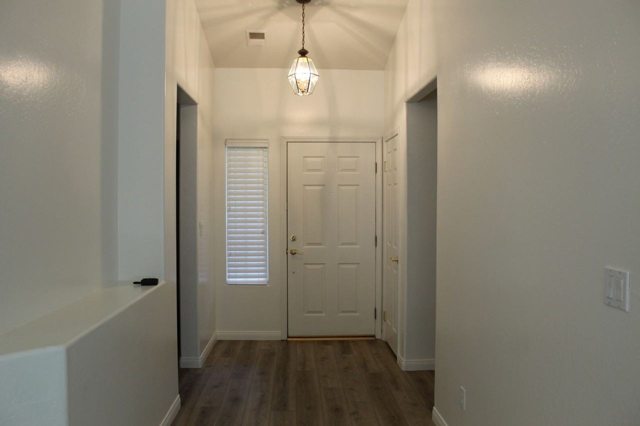 12509 Stonington St - Photo 3 of 31