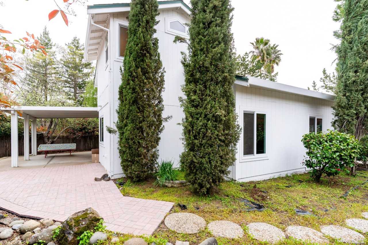 4200 Ciello Ct - Photo 3 of 49