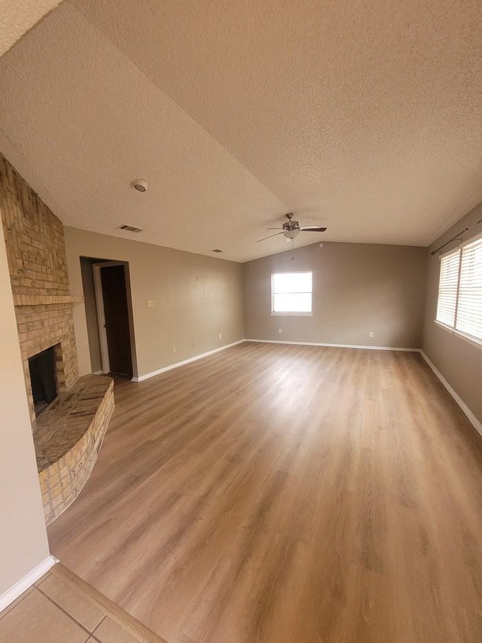 4501 Fairgate Dr - Photo 3 of 23