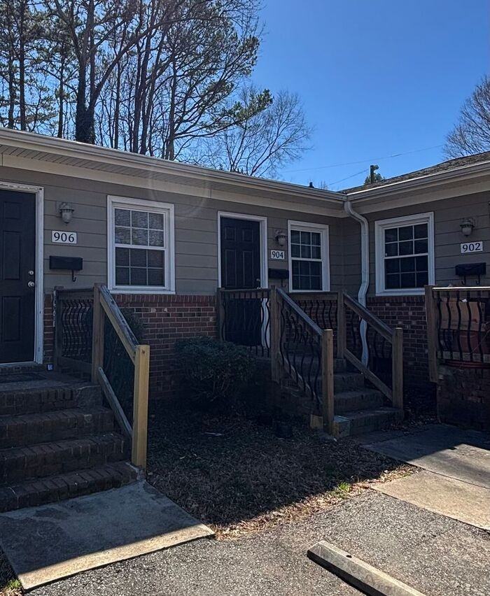 904 Beal St - Photo 2 of 13