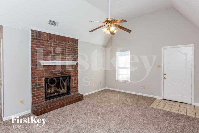 3056 Lauren Dr - Photo 3 of 15