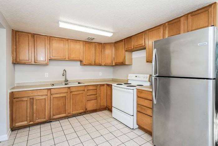 3823 Avenue J Nw - Photo 3 of 8