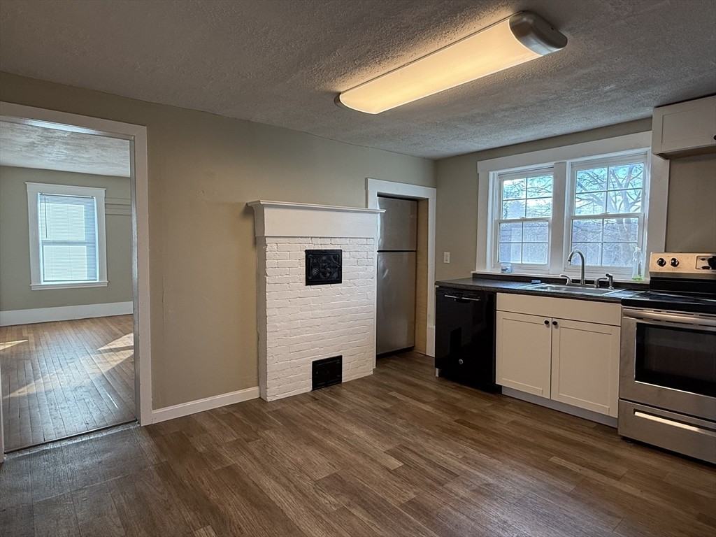 122 Front St #1 - Photo 2 of 12