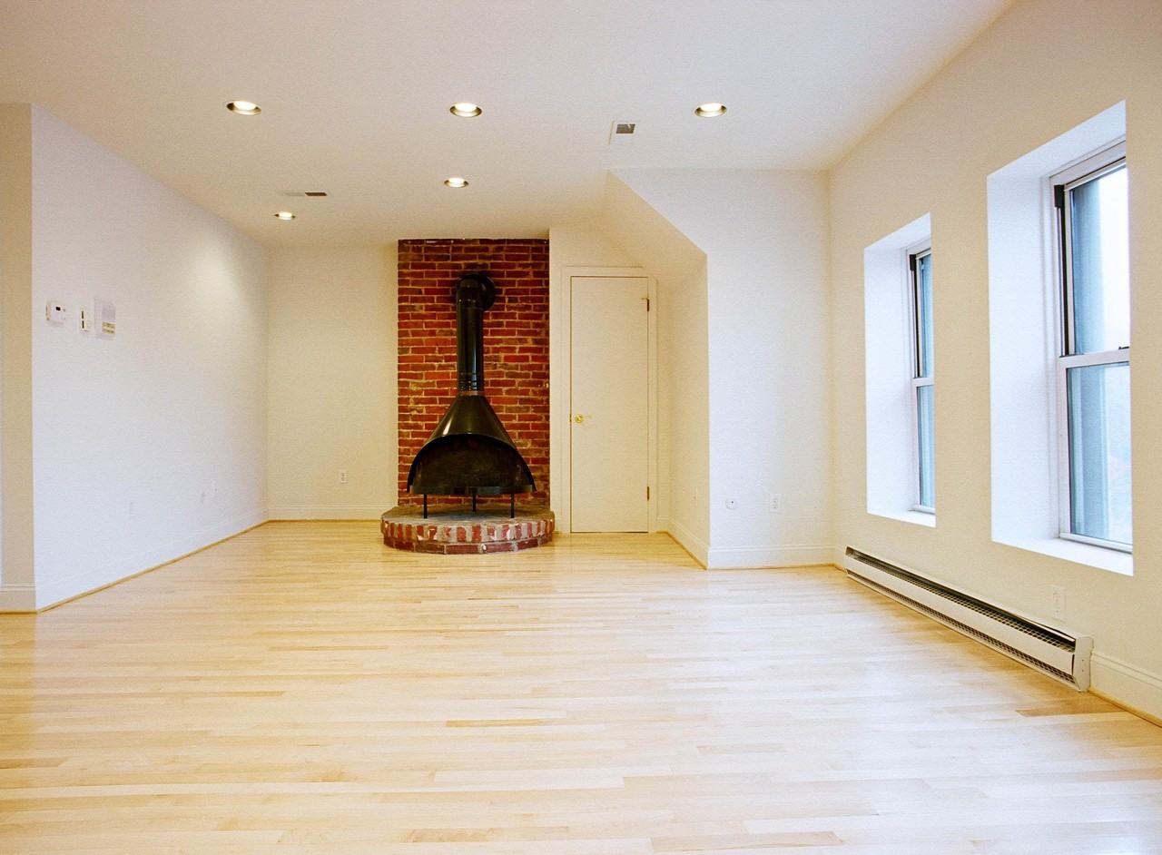 417 Denniston St #4 - Photo 2 of 4