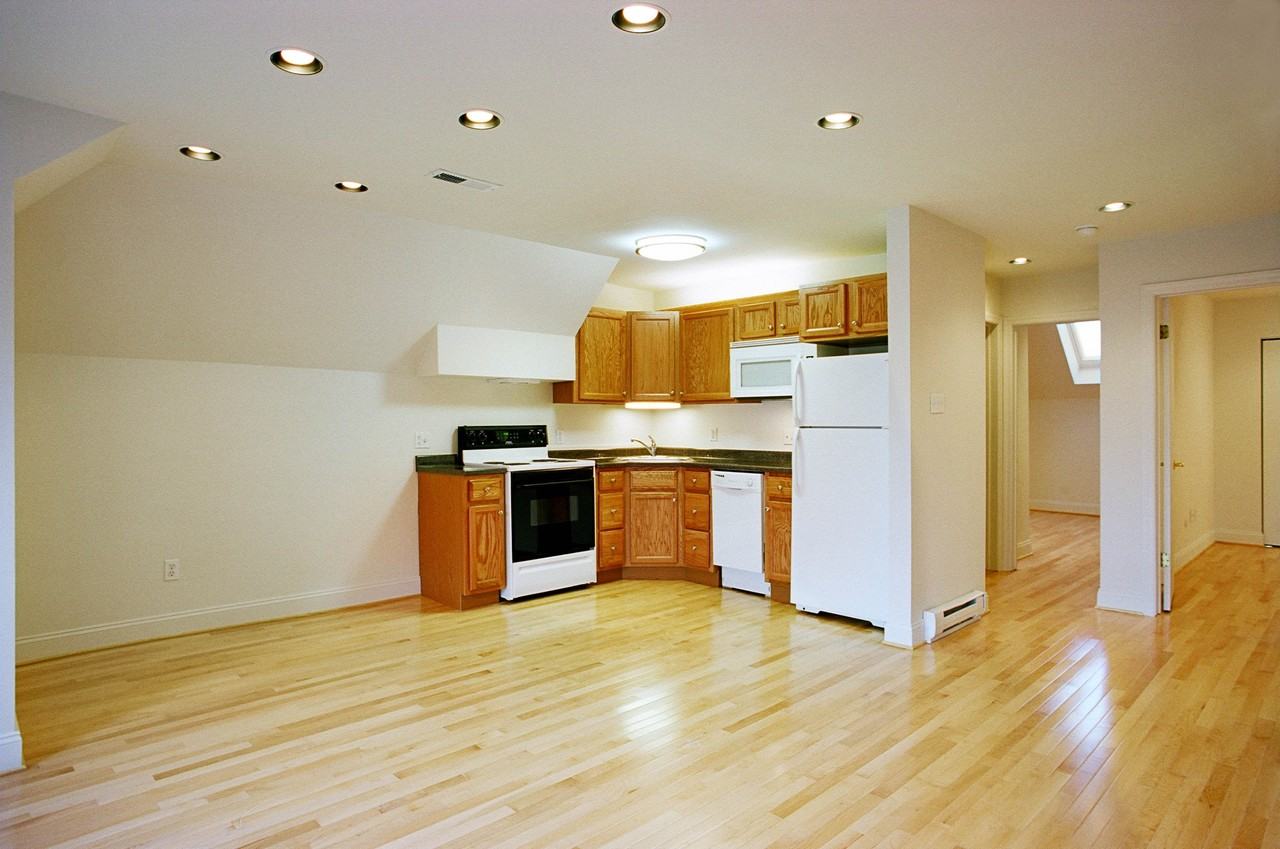 417 Denniston St #4 - Photo 3 of 4