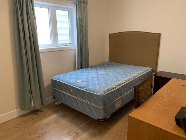 University of Ottawa Furnished Rooms in All Females Unit - Photo 2 of 6