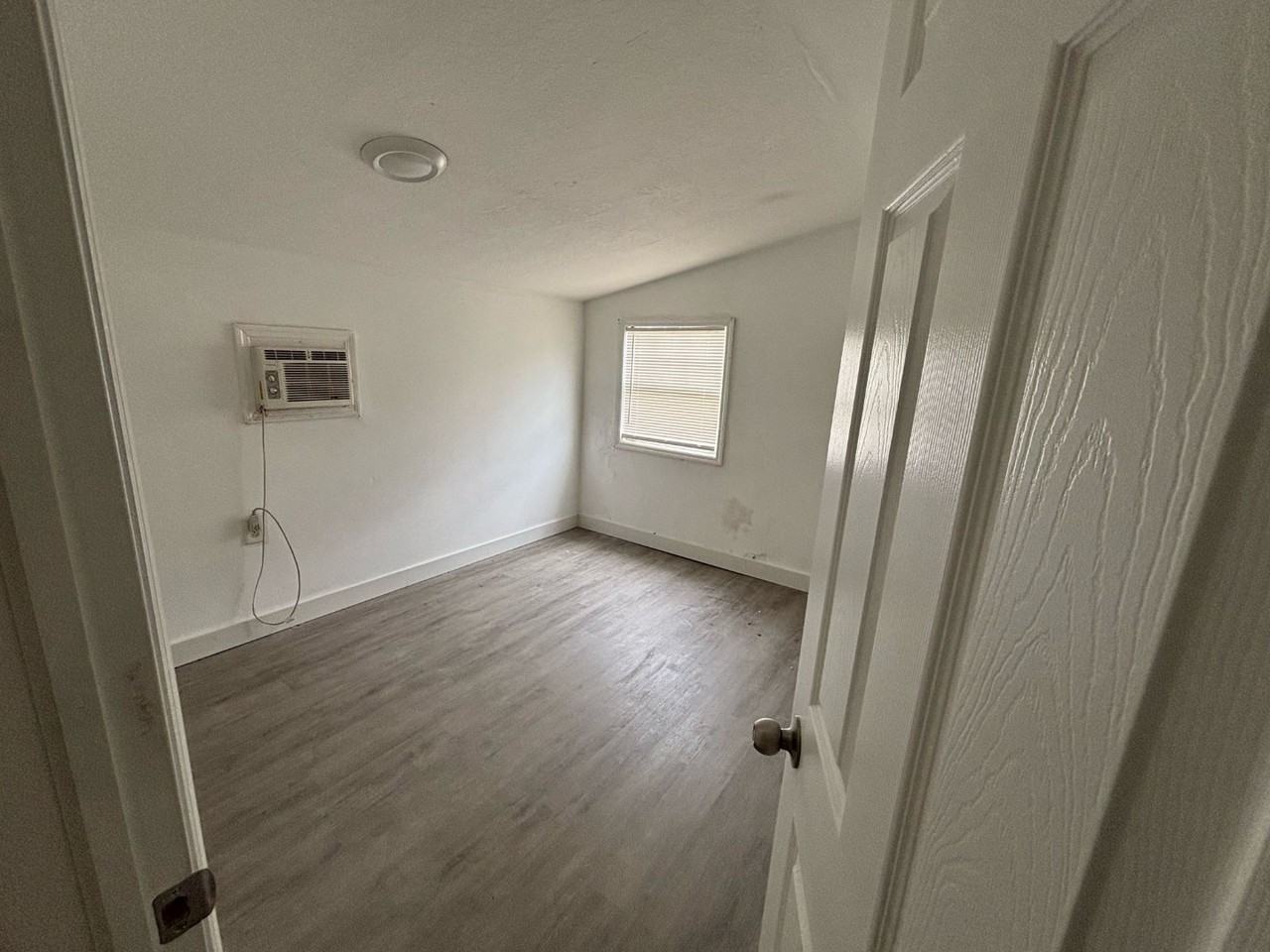 701 N J UNITS B & C - Photo 2 of 11