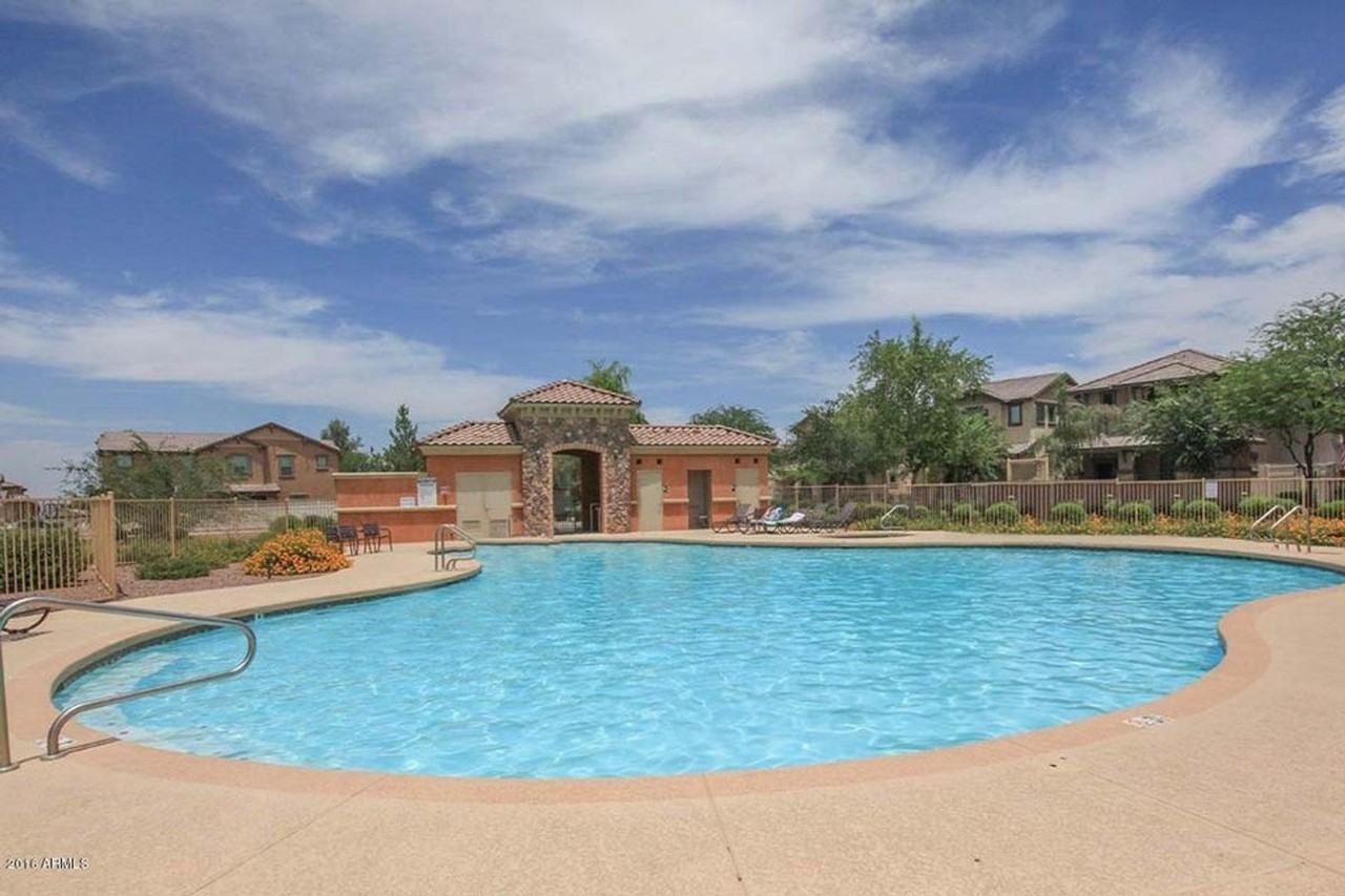 903 S Swallow Ln - Photo 6 of 17