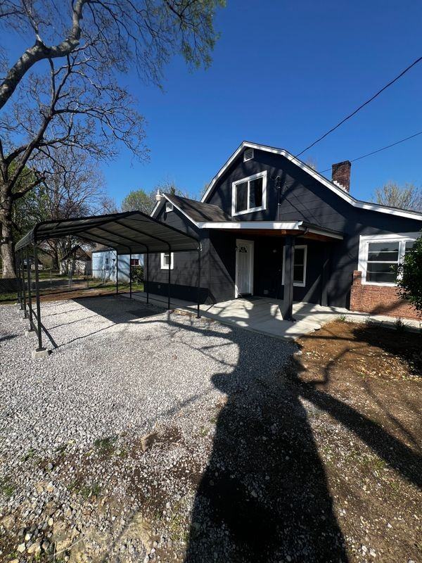 1801 Woodson Dr - Photo 3 of 47