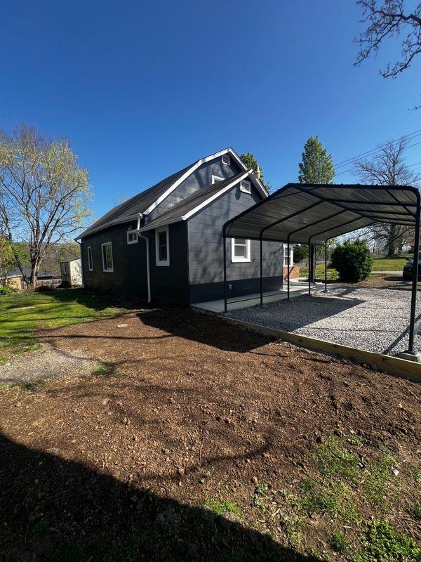 1801 Woodson Dr - Photo 4 of 47