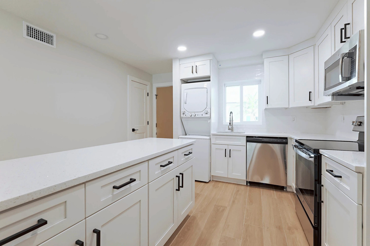 The Wave Beachfront Apartments - Photo 5 of 14