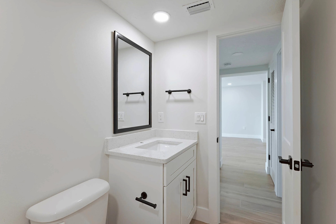 The Wave Beachfront Apartments - Photo 7 of 38