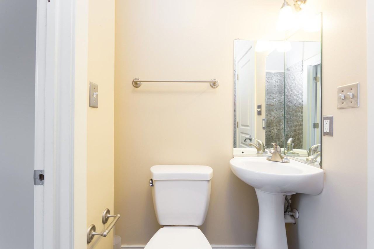 413 N Adams St - Photo 6 of 8