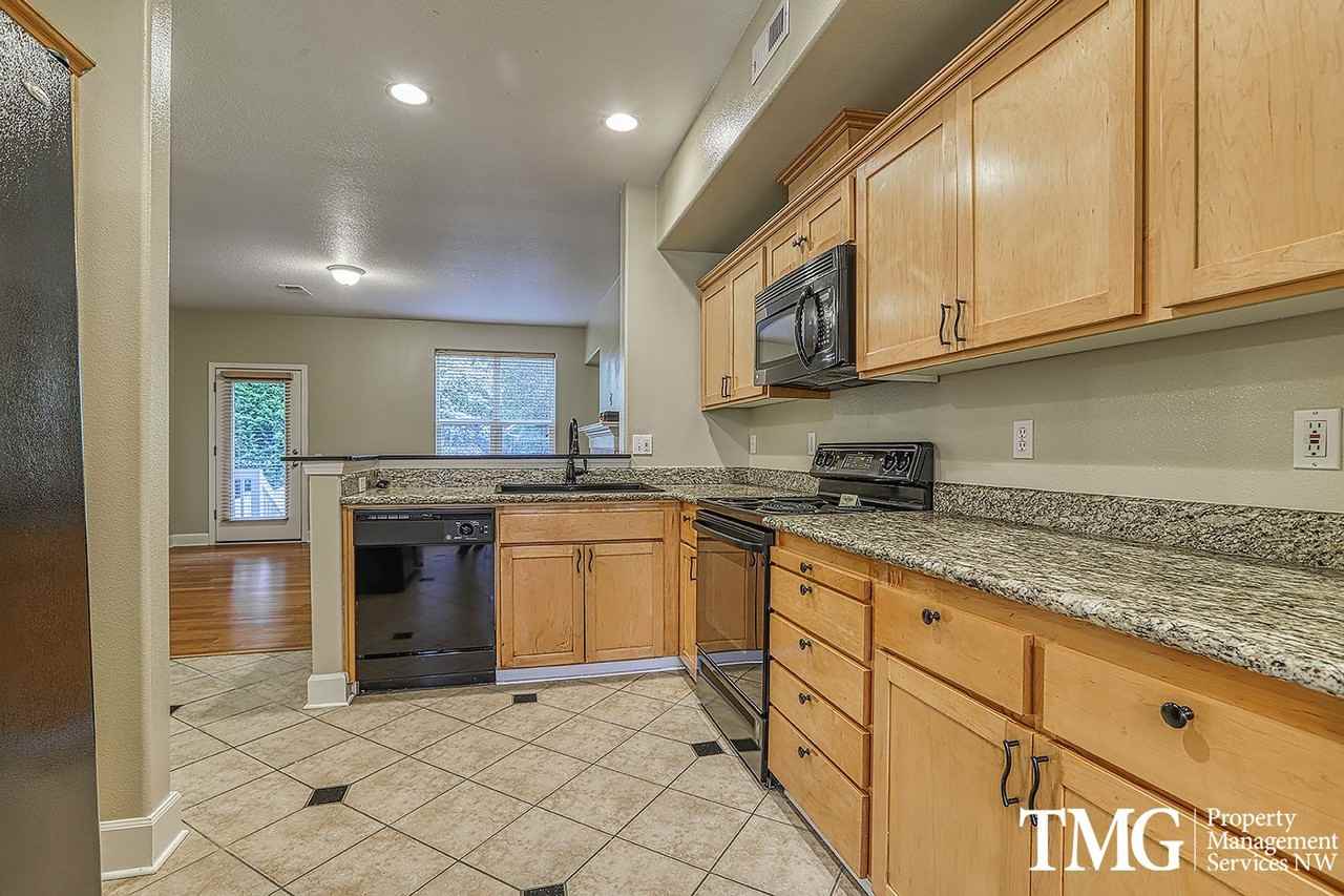 2872 Nw Kennedy Ct - Photo 5 of 35
