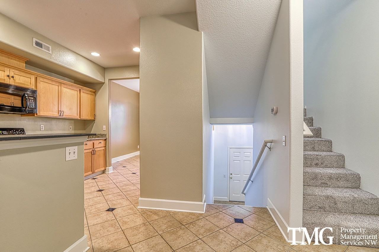 2872 Nw Kennedy Ct - Photo 7 of 35