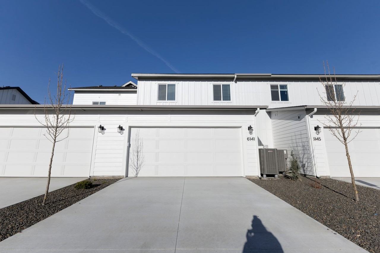 6182 N Hampstead Ave - Photo 2 of 19