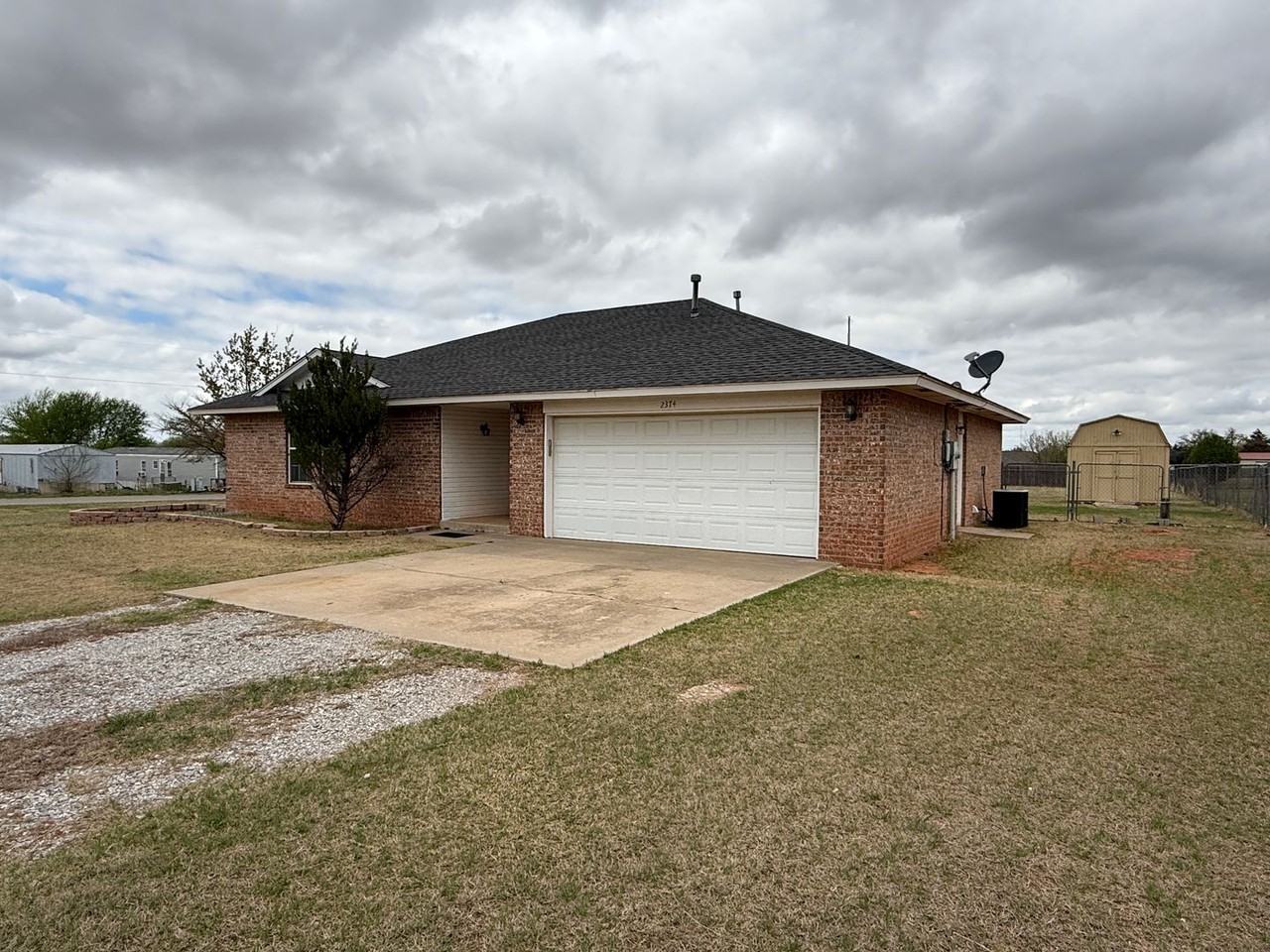 2374 Holden Ln - Photo 2 of 20