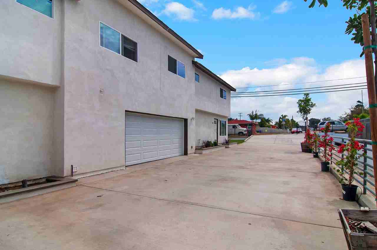 1072 5th Ave - Photo 3 of 23