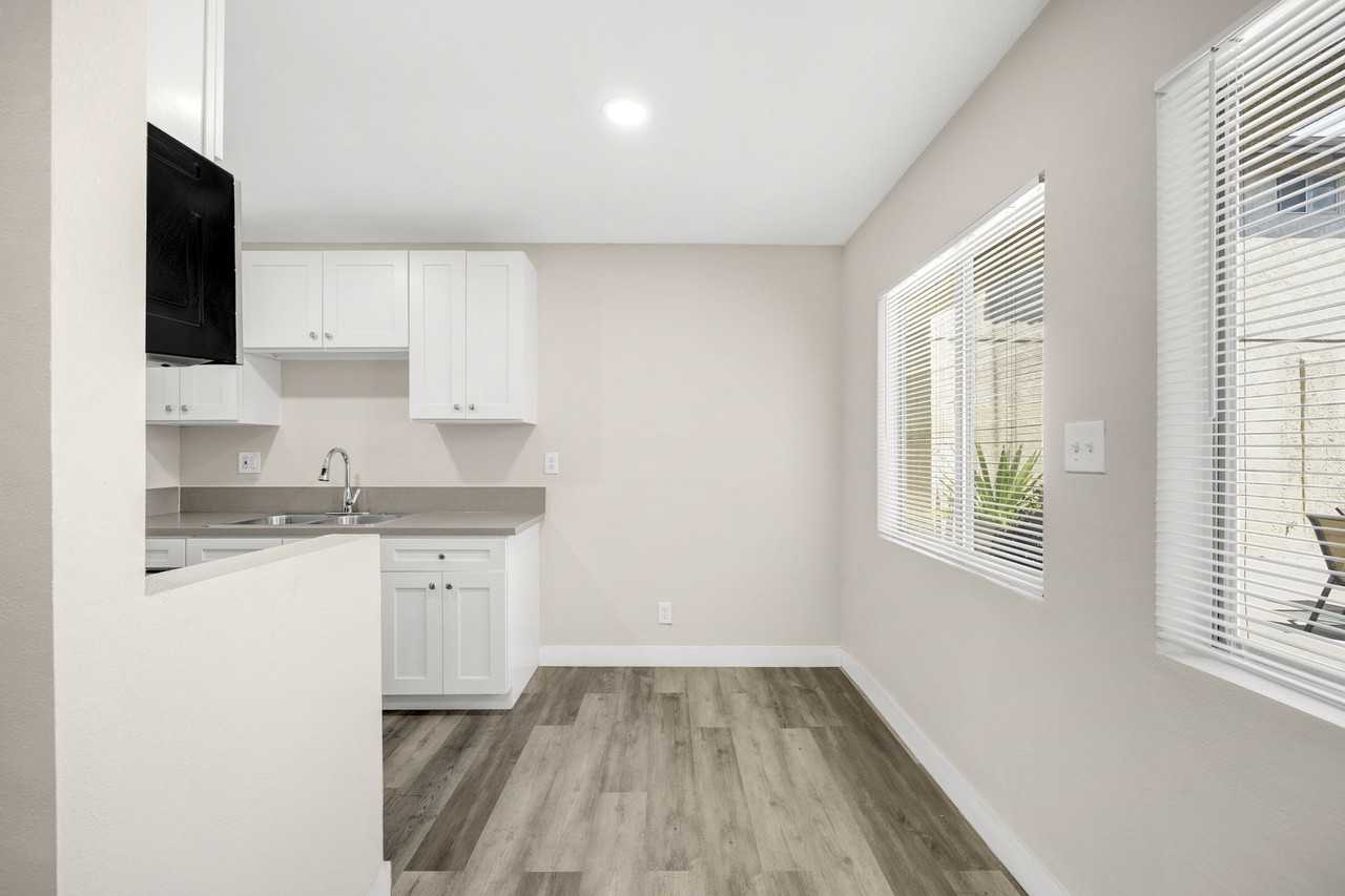 Look and Lease Special One Month Free rent - Photo 7 of 15