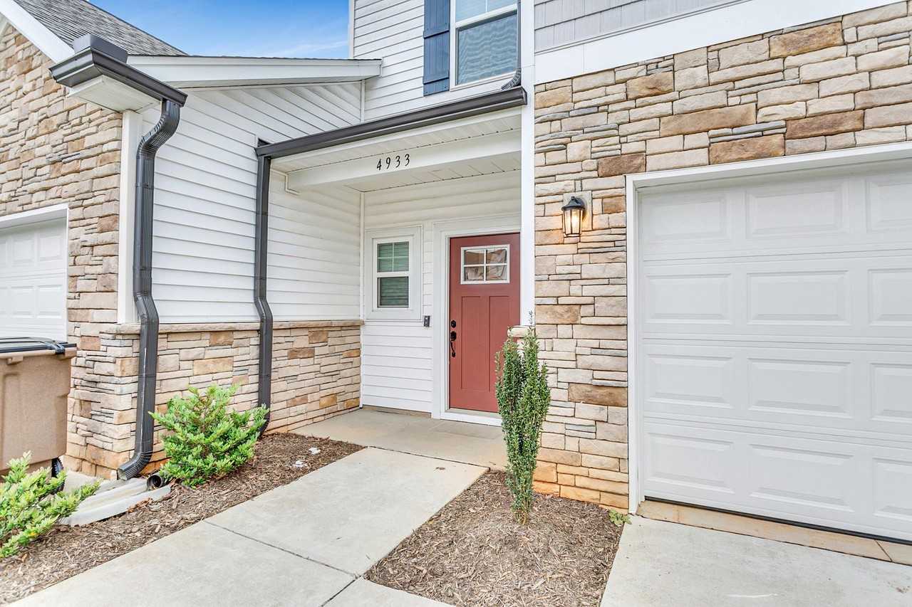 4933 Cannon Crossing Way - Photo 3 of 28