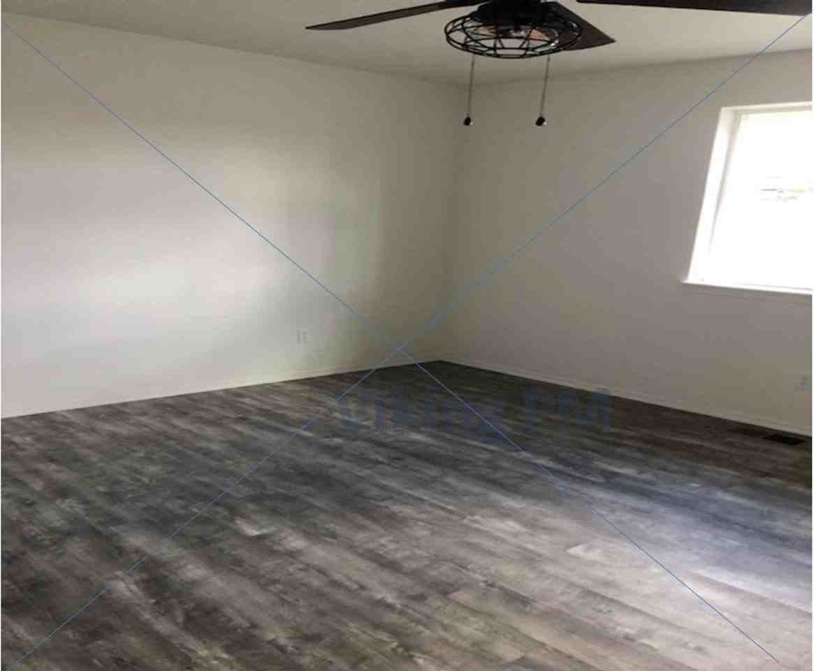 1360 Nw Breann Loop - Photo 3 of 11