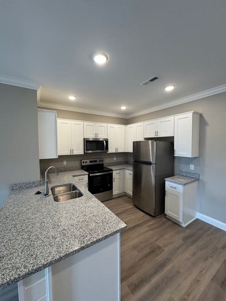 5204 Bakers Spring St - Photo 7 of 27